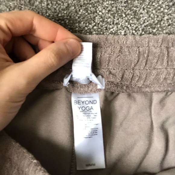 Beyond Yoga Tropez Pull On Pant in Khaki Brown Size Medium Towel Terry Lounge - Picture 13 of 16